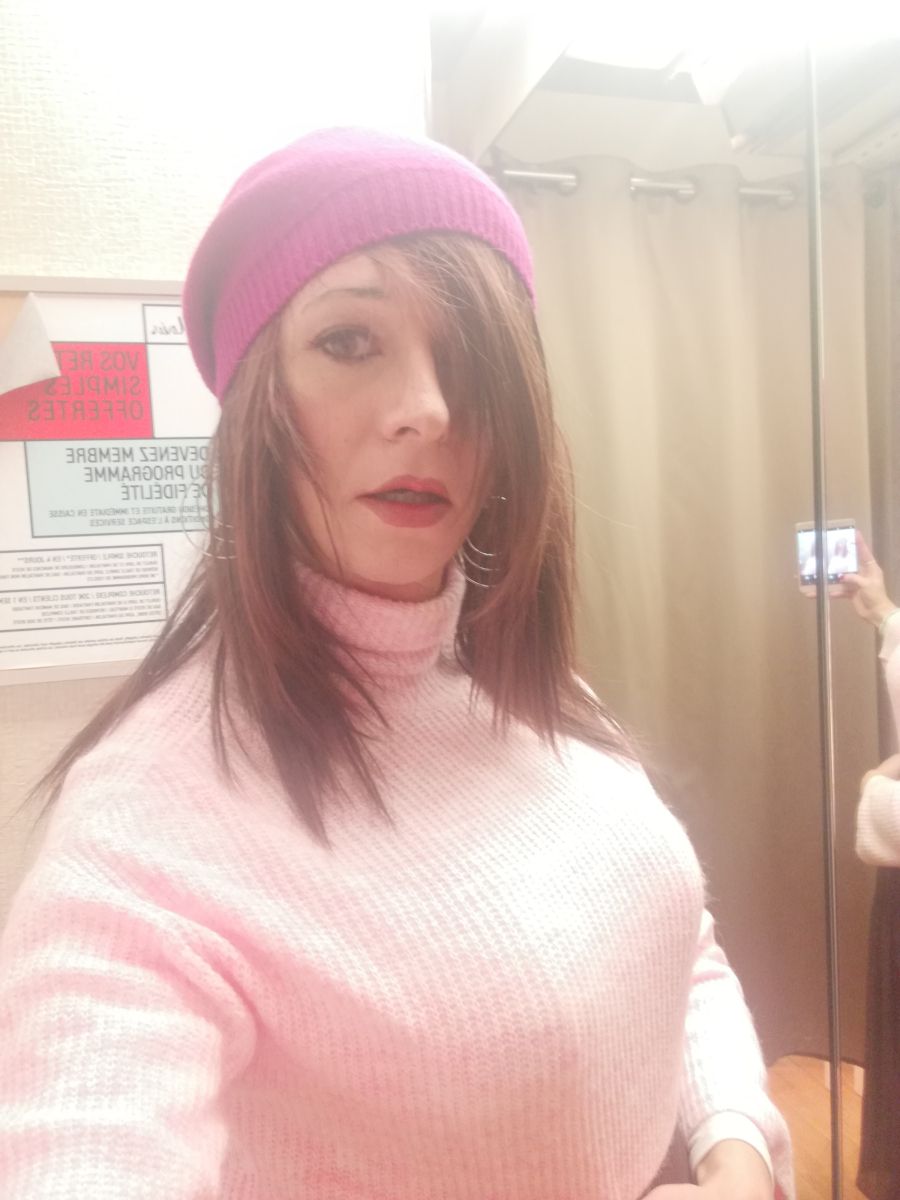 Image pour Säteilevä trans etsii yksinkertaista ja aitoa läsnäoloa edetäkseen valossa sielun korkeudella