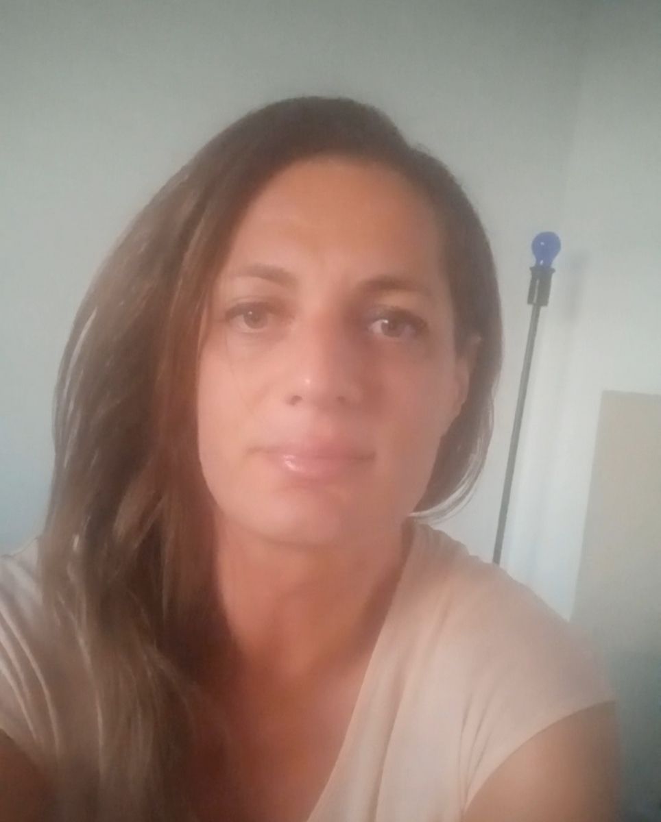 Image pour Uudelleenrakennettu sielu etsii tuomitsematonta katsetta joka on kokenut myös jaetuin arvin