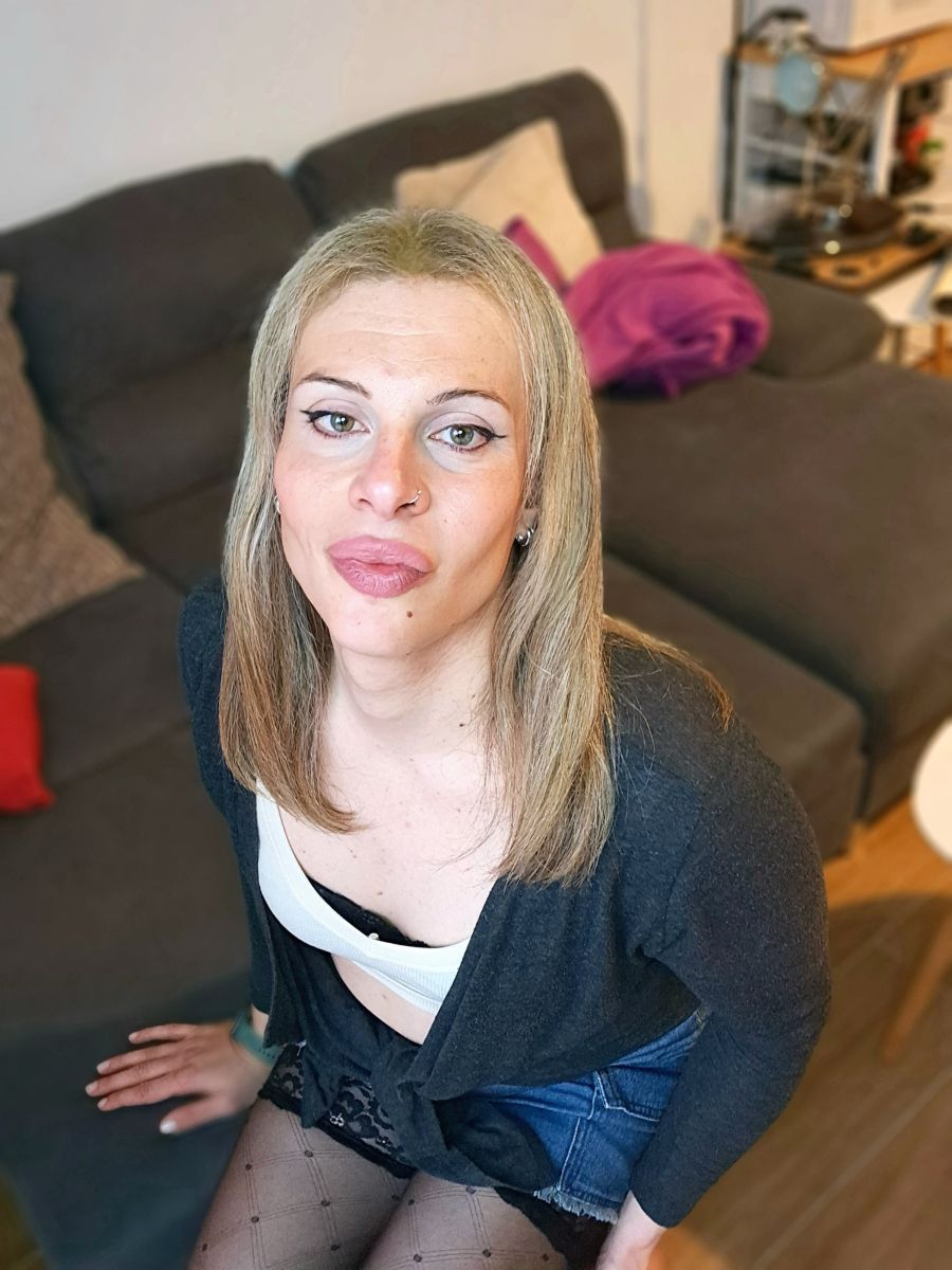 Image pour Vahvistettu polku etsii rauhallista läsnäoloa elääkseen ilman rooleja ilman pelejä tai naamioita