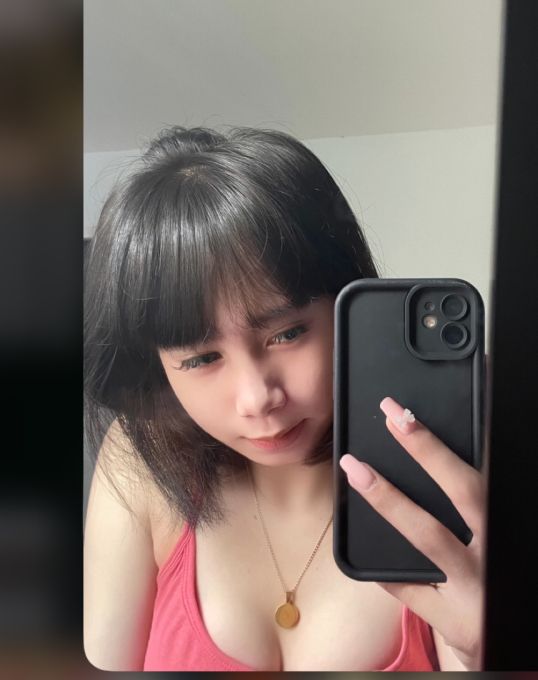 Image pour Trans ilman käyttöohjetta etsii sanaleikkien ässää emme koskaan ole normaaleja ilman ripsiä pudottamatta