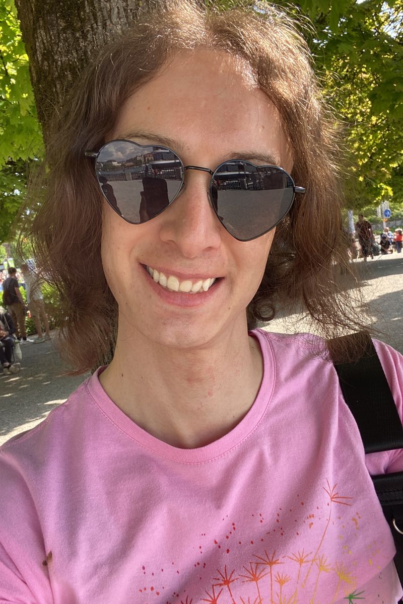 Image pour Nuori trans, joka tuntee olonsa mukavaksi koroissaan etsii aitoa suhdetta selkeään tulevaisuuteen fiiliksen mukaan