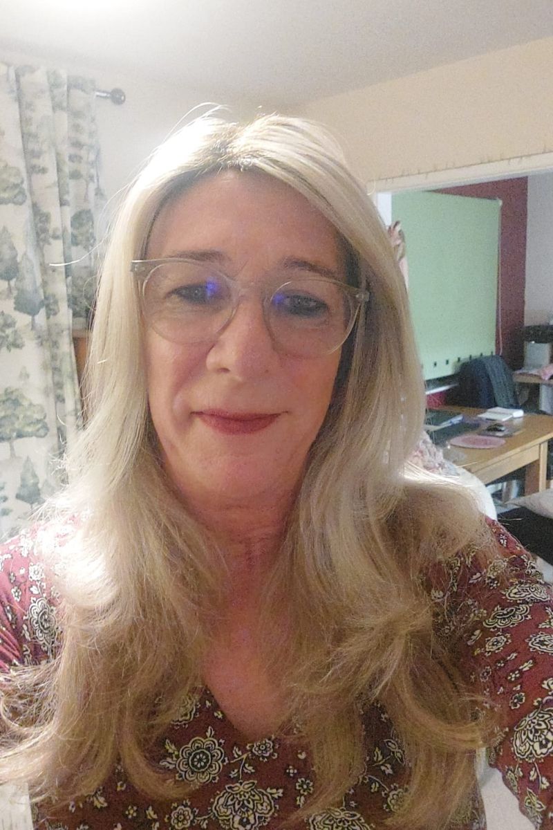Image pour Hyväksytty ja rauhallinen trans etsii miestä, joka rakastaa aitoutta joka etsii todellista sielun korkeudella