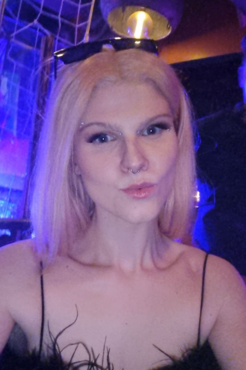 Image pour Kohdistettu sydän etsii pelotonta katsetta edetäkseen valossa sydän kädessä