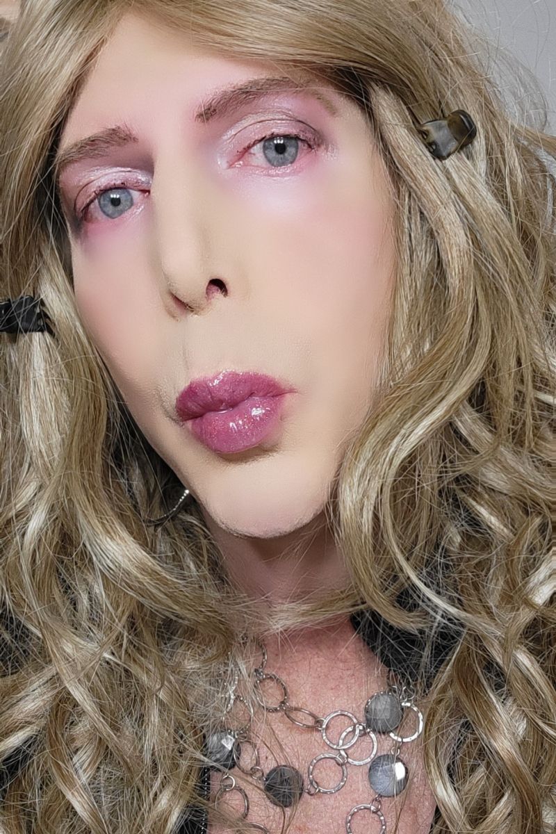 Image pour Trans, joka panee tuulemaan etsii vilpitöntä yhteyttä selkeään tulevaisuuteen mielelläni